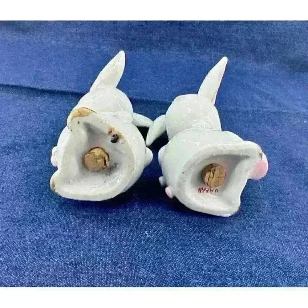 Vtg Set Salty & Peppy Anthropomorphic Bunny Rabbit Salt & Pepper Shakers Cottage